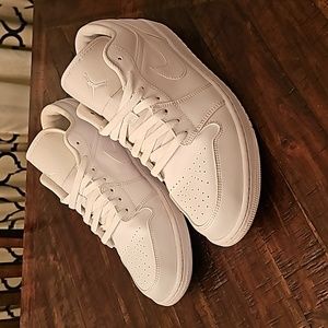 Jordan 1 triple white low size 13